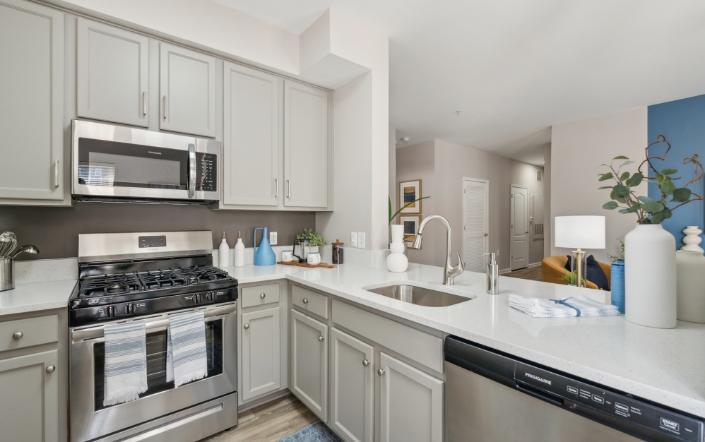 B5 - 2 bedroom floorplan layout with 2 bathrooms and 1111 square feet (Kitchen)