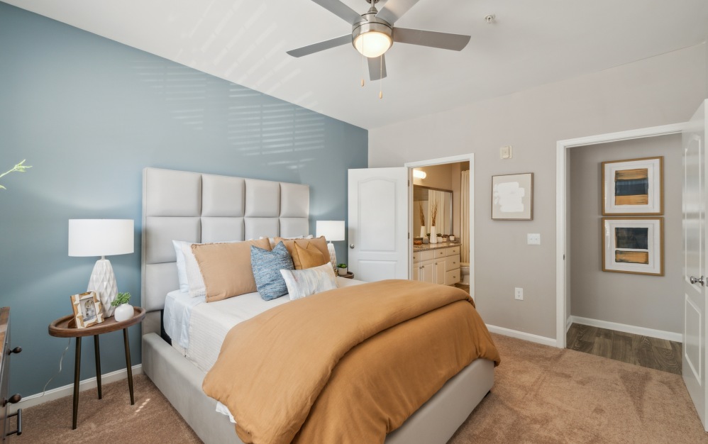 B5 - 2 bedroom floorplan layout with 2 bathrooms and 1111 square feet (Bedroom 2)