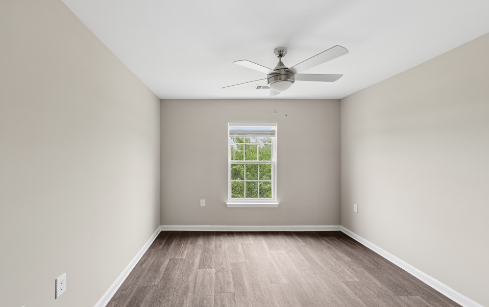 B1 - 2 bedroom floorplan layout with 1 bathroom and 893 square feet (Bedroom ll)
